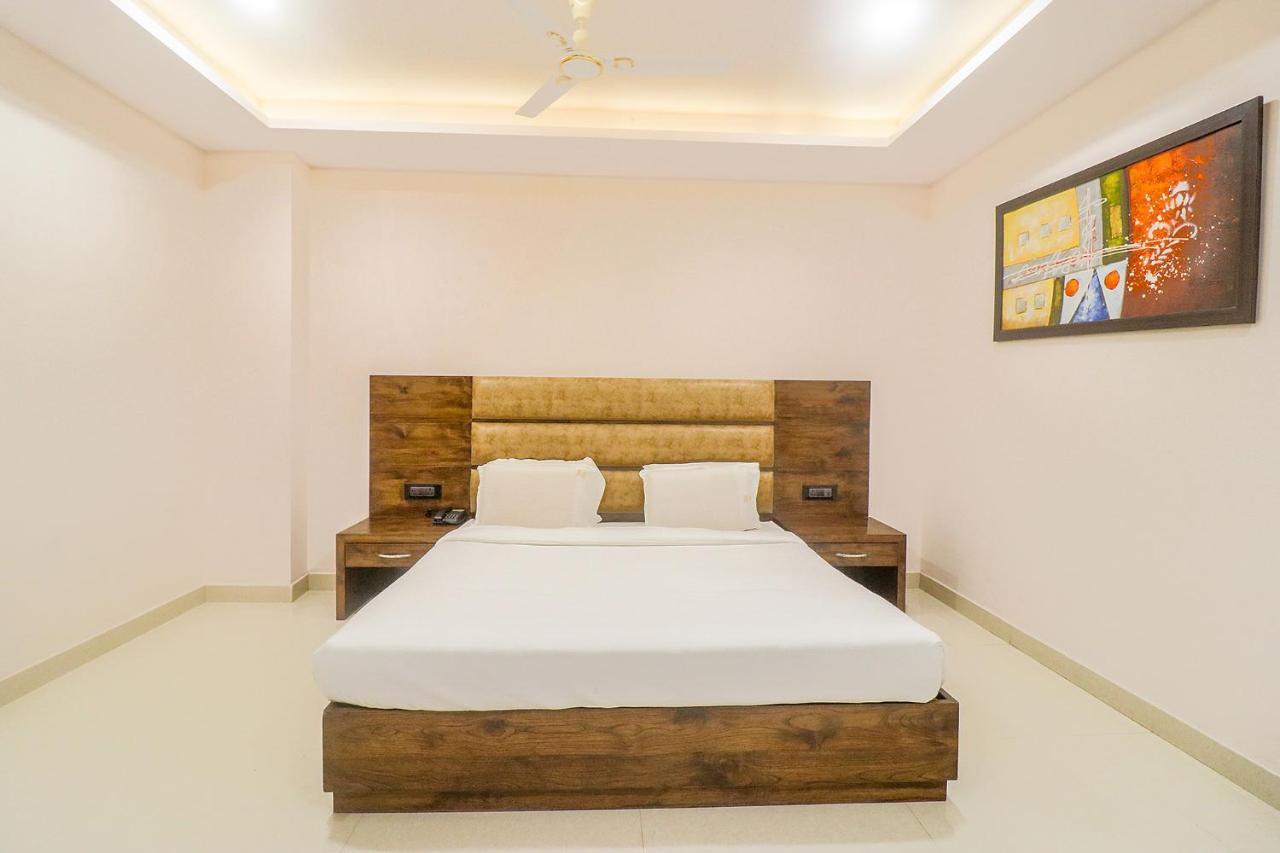 Fabhotel Mid Town Grand פנצ'קולה מראה חיצוני תמונה