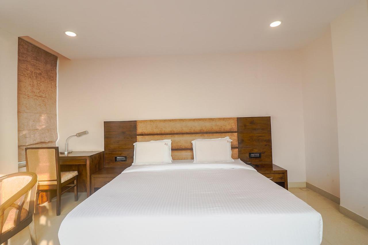 Fabhotel Mid Town Grand פנצ'קולה מראה חיצוני תמונה