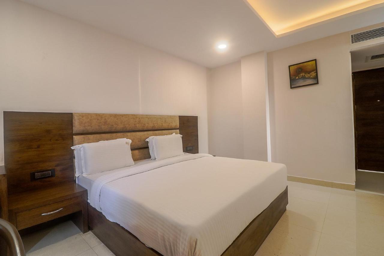 Fabhotel Mid Town Grand פנצ'קולה מראה חיצוני תמונה