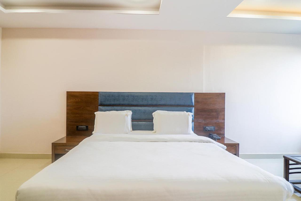 Fabhotel Mid Town Grand פנצ'קולה מראה חיצוני תמונה