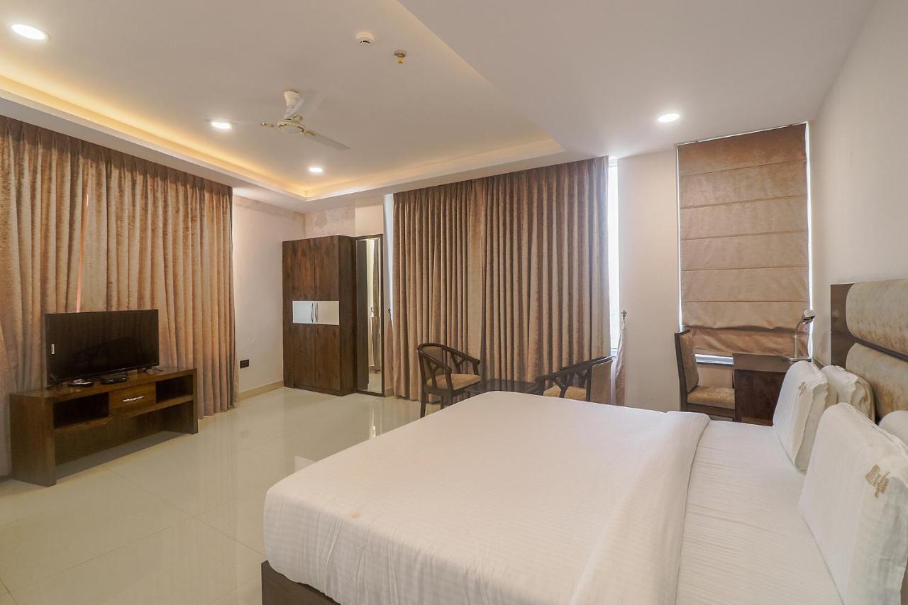 Fabhotel Mid Town Grand פנצ'קולה מראה חיצוני תמונה