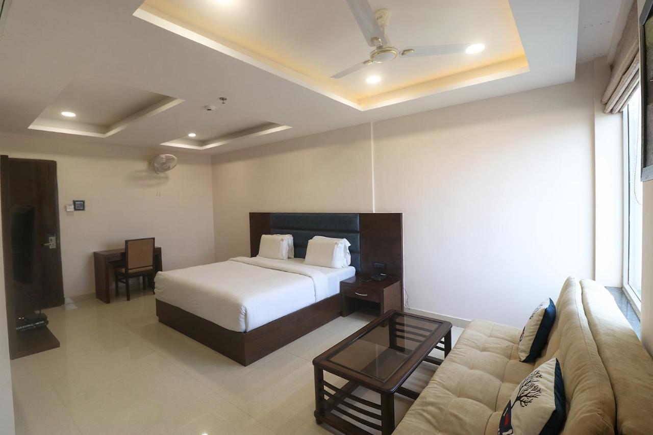 Fabhotel Mid Town Grand פנצ'קולה מראה חיצוני תמונה