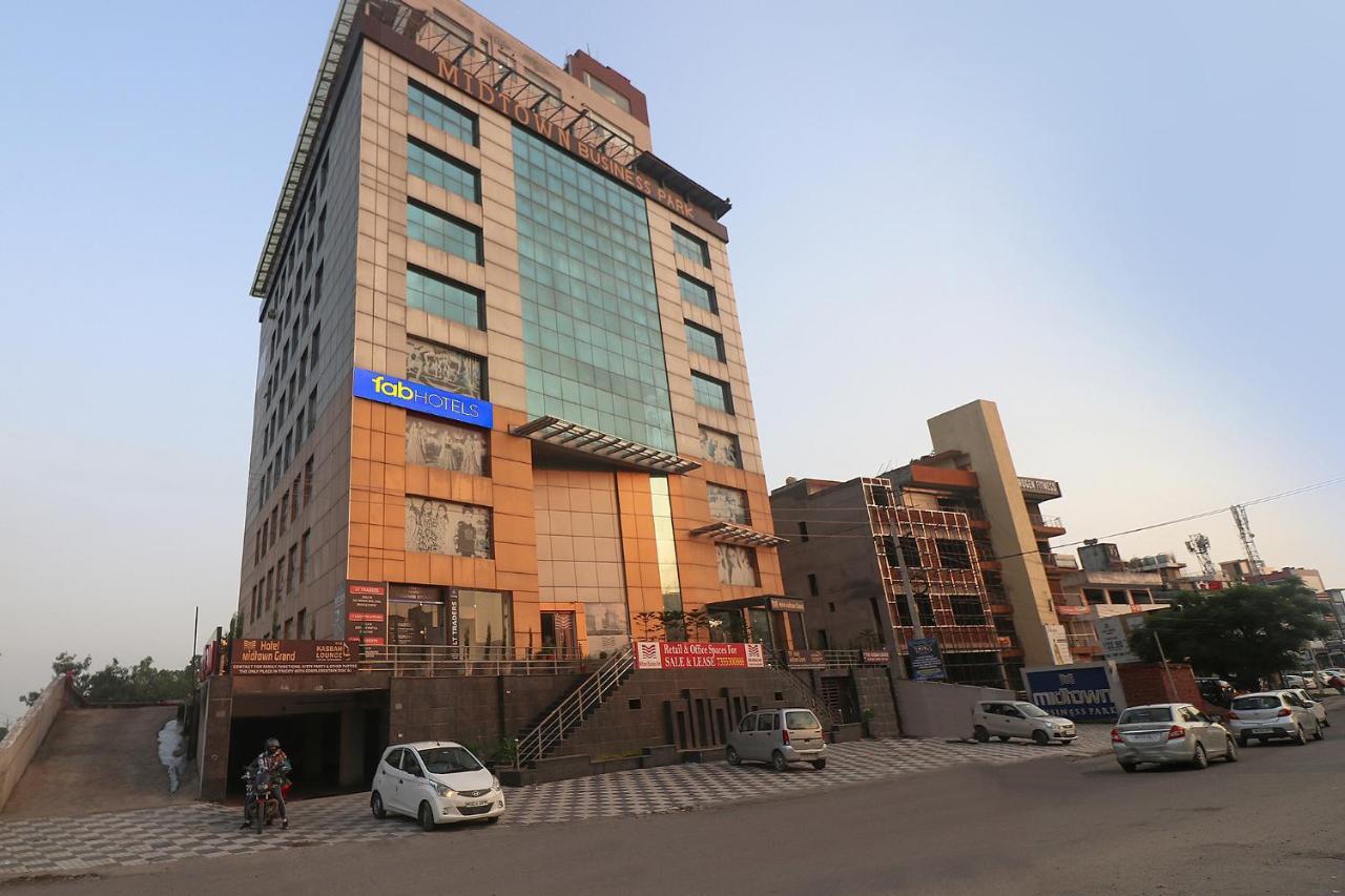 Fabhotel Mid Town Grand פנצ'קולה מראה חיצוני תמונה