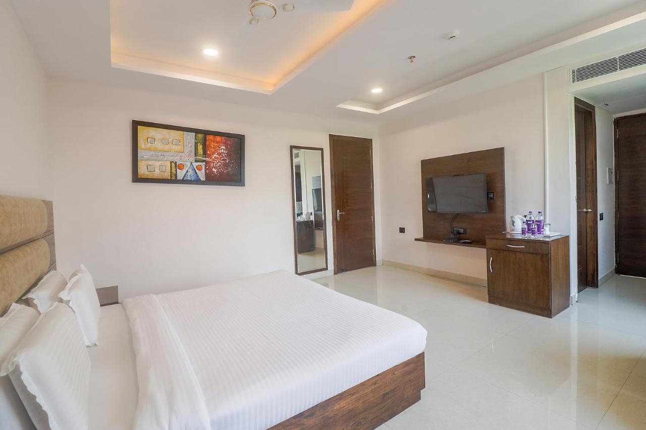 Fabhotel Mid Town Grand פנצ'קולה מראה חיצוני תמונה