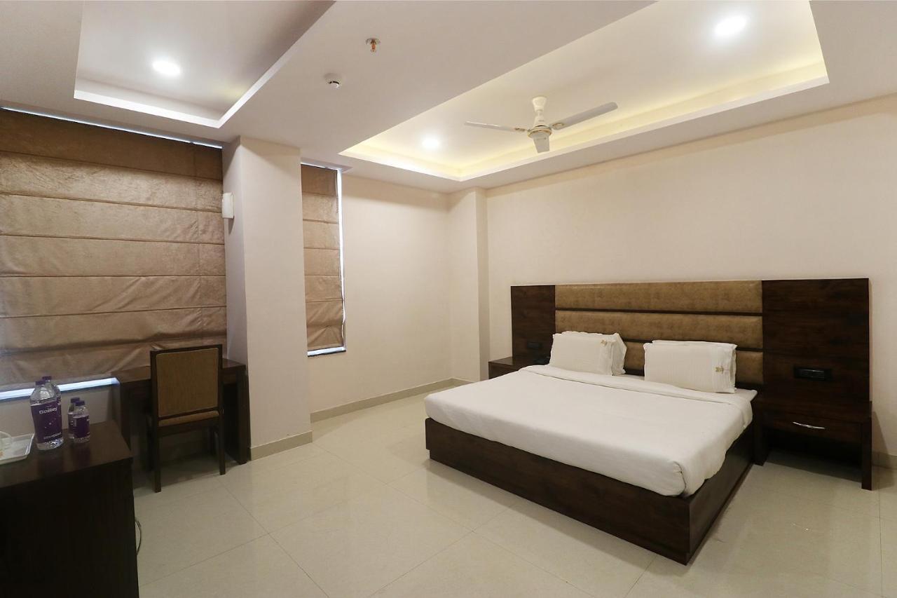 Fabhotel Mid Town Grand פנצ'קולה מראה חיצוני תמונה